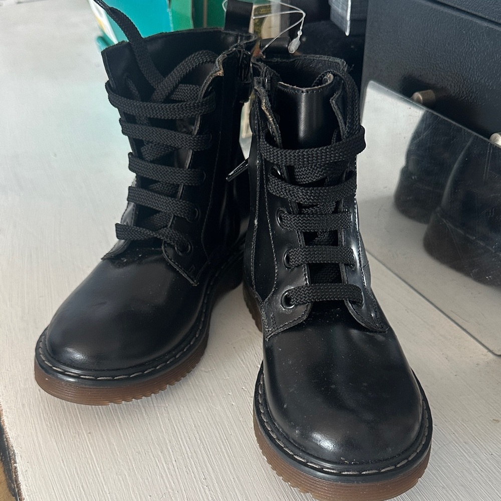 Kids leather boots